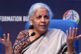 "Un accord me comblerait", a confié de son côté lundi la ministre indienne des Finances, Nirmala Sitharaman au Financial Express. "Un grand, un bon, un bel accord. Pourquoi pas?", a-t-elle ajouté en paraphrasant Donald Trump. Pour l'Inde, l'enjeu est de taille. KEYSTONE/EPA/HARISH TYAGI